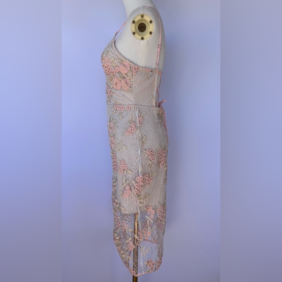 Lulus Women’s Lace Overlay Slip Dress V-Neck Lace Up‎ Back Size Small - Picture 5 of 10